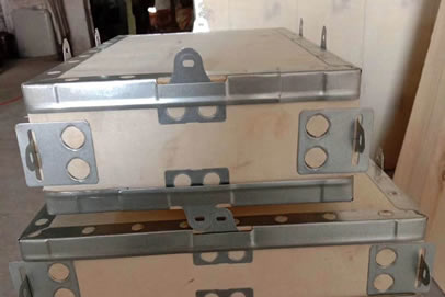 纸卡板是通常用于运输物品的工具，如何计算其抗压强度！